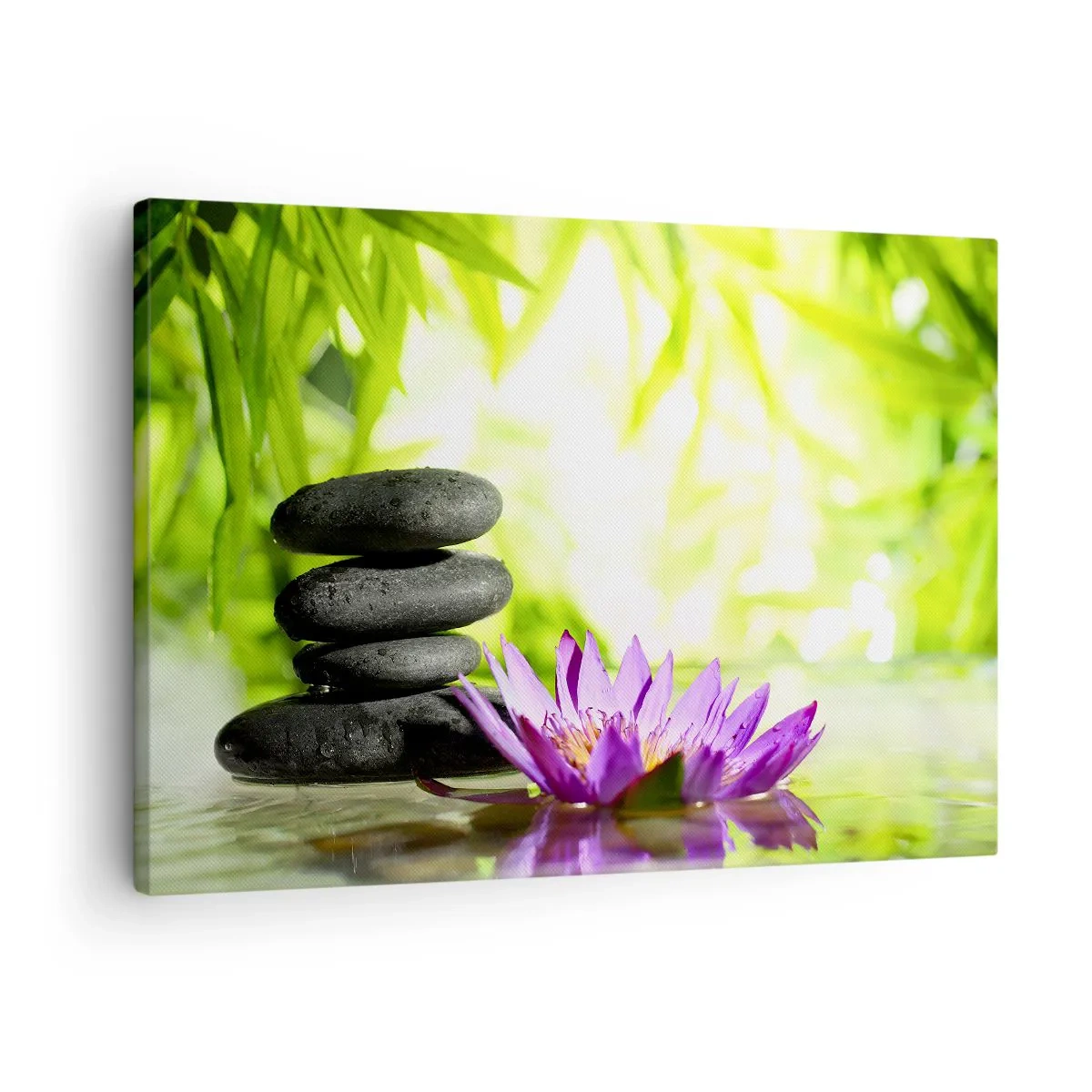 Cuadro sobre lienzo - Impresión de Imagen - Una pila de piedras zen y una flor de loto sobre un fondo de hojas de bambú. - 70x50cm - En una cabaña de bambú - Decoración de pared moderna para salón y dormitorio ARTTOR