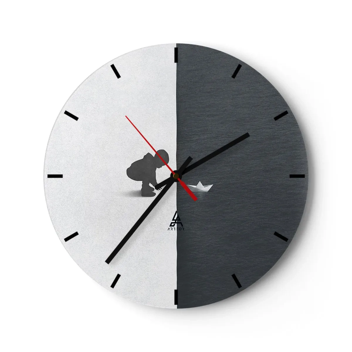 Reloj de pared - Reloj de vidrio - Silueta de un niño con un barquito de papel sobre un fondo contrastante. - 30x30cm - Una gran expedición náutica - Decoración de pared moderna para salón, cocina y dormitorio ARTTOR