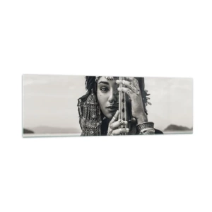 Cuadro sobre vidrio - Impresiones sobre Vidrio - Retrato de una mujer con joyas étnicas sosteniendo un instrumento en la mano. - 160x50cm - La música propia de Oriente - Decoración de pared moderna para salón y dormitorio ARTTOR
