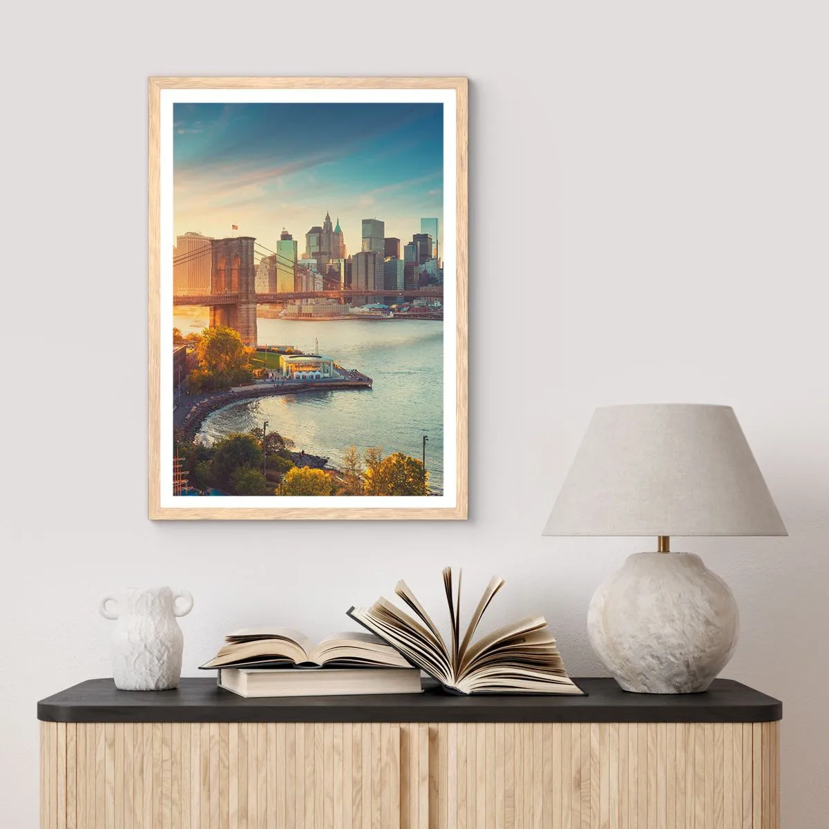 Póster en marco roble claro - El amanecer de la gran ciudad - 50x70 cm