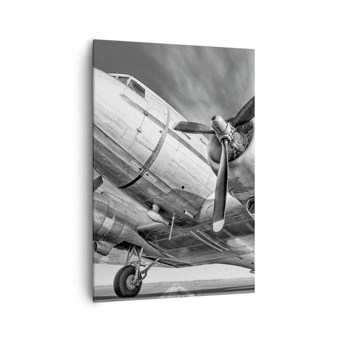 Cuadro sobre lienzo - Impresión de Imagen - Una imagen en blanco y negro de un avión clásico con detalles estructurales visibles. - 70x100cm - Siempre listo para volar - Decoración de pared moderna para salón y dormitorio ARTTOR