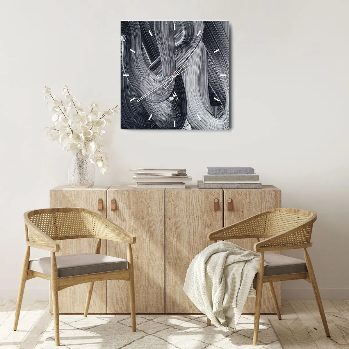 Reloj de pared - Reloj de vidrio - Abstracción en blanco y negro con pinceladas dinámicas. - 30x30cm - La fluidez de la realidad - Decoración de pared moderna para salón y dormitorio ARTTOR