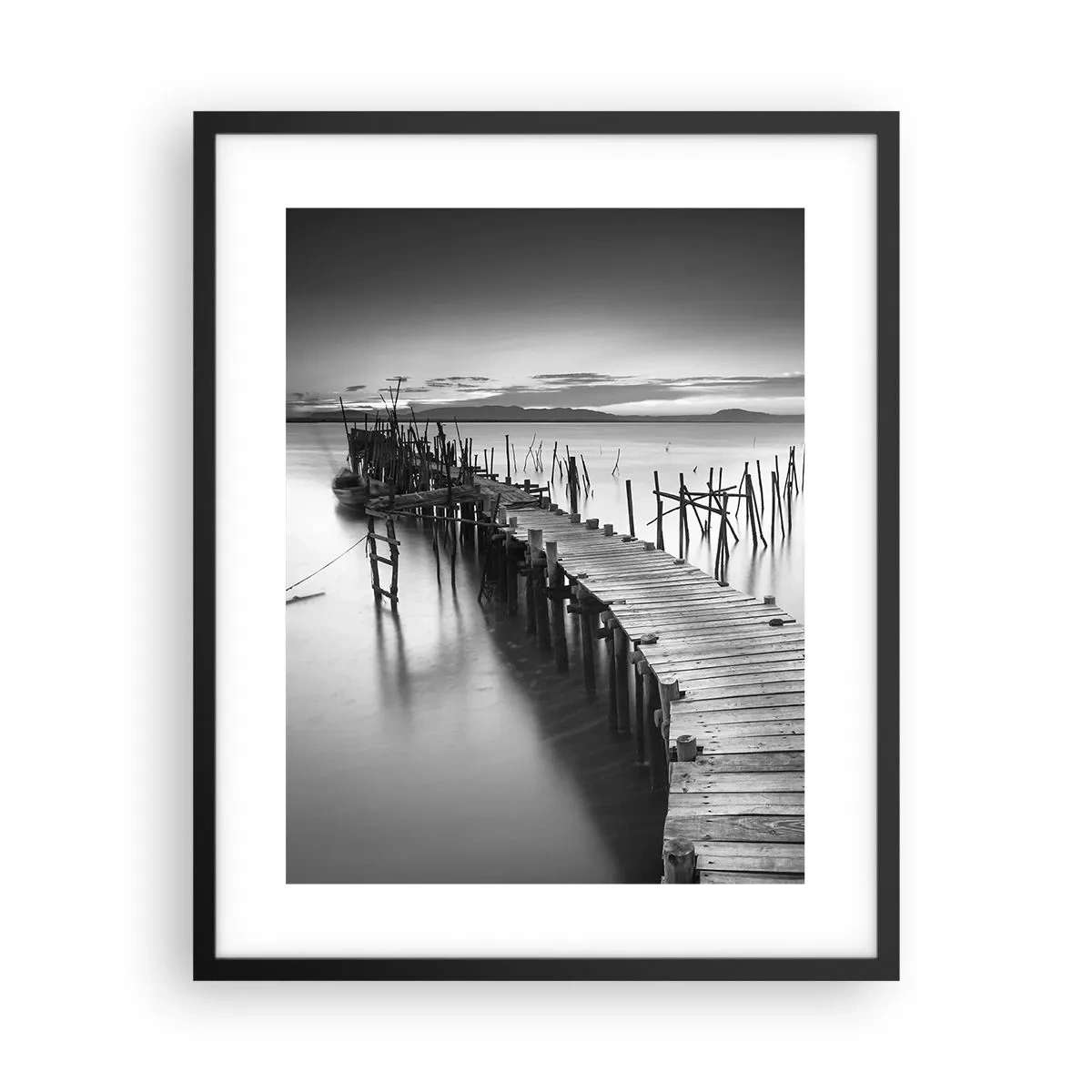 Póster en marco negro - La calma de una orilla olvidada - 40x50 cm