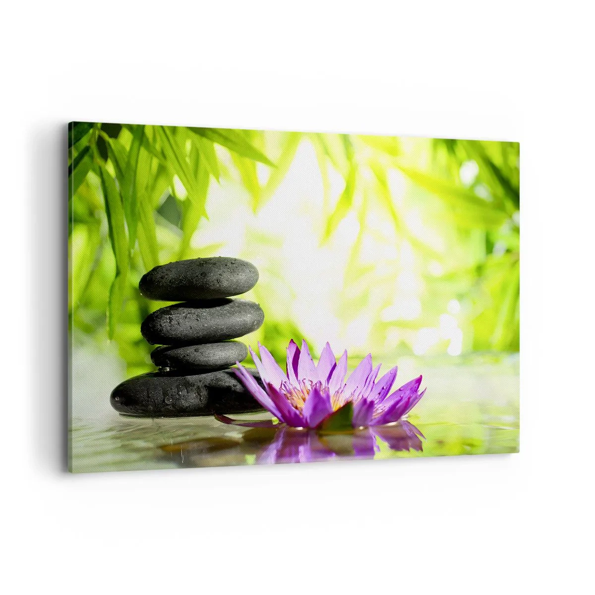 Cuadro sobre lienzo - Impresión de Imagen - Una pila de piedras zen y una flor de loto sobre un fondo de hojas de bambú. - 120x80cm - En una cabaña de bambú - Decoración de pared moderna para salón y dormitorio ARTTOR
