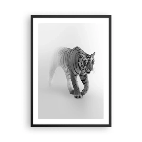 Póster en marco negro - Un tigre blanco y negro emergiendo de la niebla. - 50x70cm - Siempre alerta entre la niebla - Decoración de pared moderna para salón y dormitorio ARTTOR