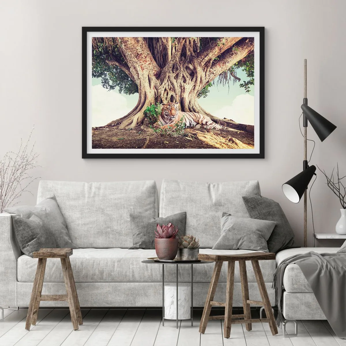 Póster en marco negro - Un tigre descansando bajo un árbol extendido - 70x50cm - Una visión desde el Génesis - Decoración de pared moderna para salón y dormitorio ARTTOR