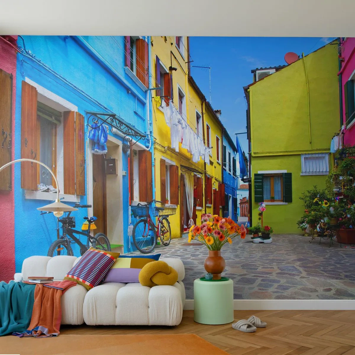 Fotomural Standard Eco - Callejón dulce de color pastel - Ciudad, bicicletas, Callejón - 400x280 cm