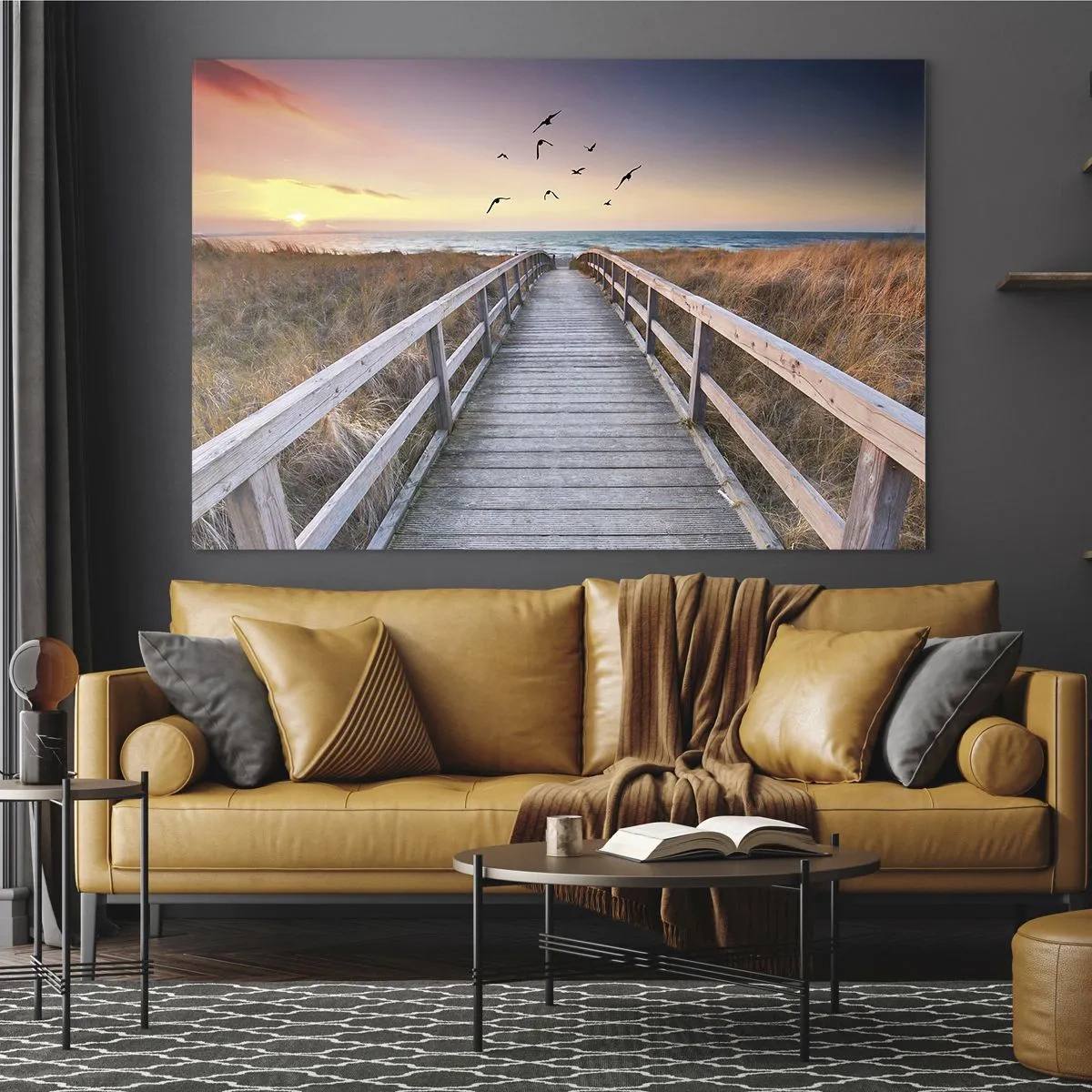 Cuadro sobre vidrio - Impresiones sobre Vidrio - Una pasarela de madera sobre las dunas que conduce a la playa al atardecer. - 70x50cm - Camino a lo desconocido - Decoración de pared moderna para salón y dormitorio ARTTOR