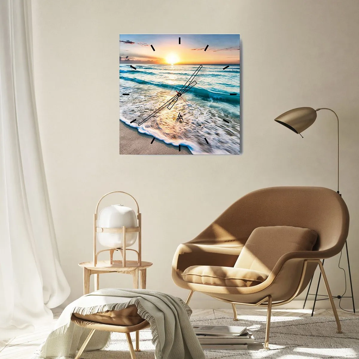 Reloj de pared - Reloj de vidrio - Amanecer sobre una playa tranquila con olas. - 30x30cm - Un espectáculo digno de ver - Decoración de pared moderna para salón y dormitorio ARTTOR