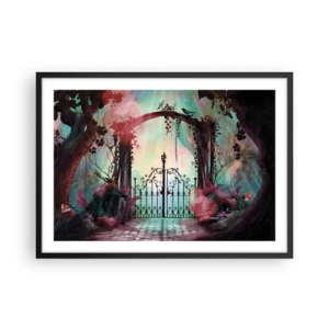 Póster en marco negro - Una entrada mágica con una puerta de hierro forjado rodeada de vegetación misteriosa. - 70x50cm - Jardín secreto - Decoración de pared moderna para salón y dormitorio ARTTOR