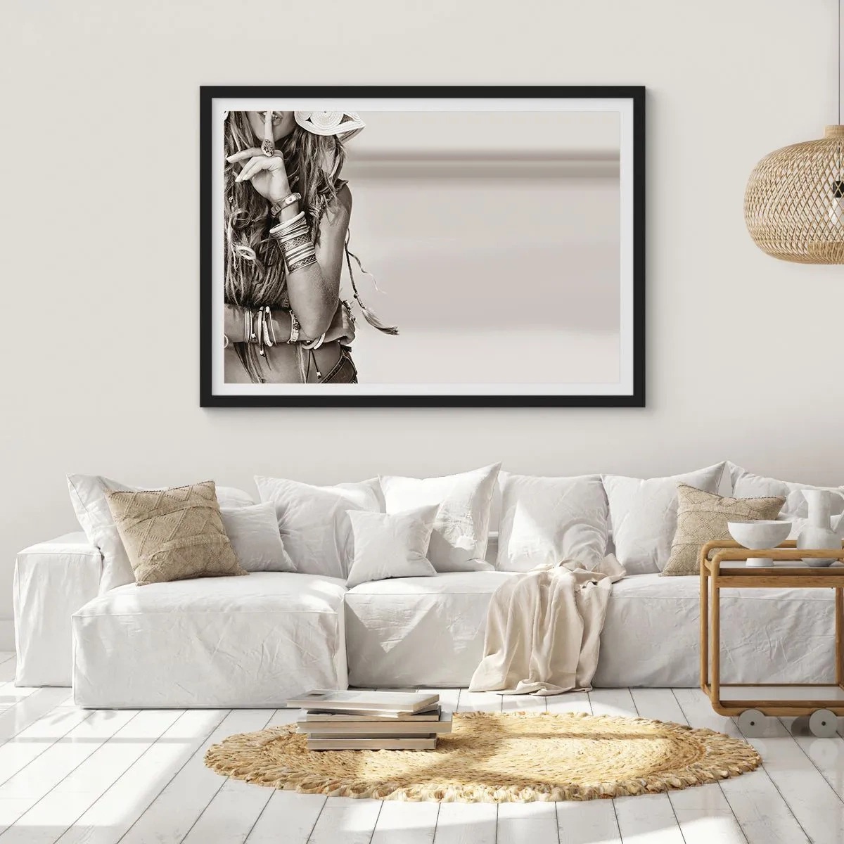 Póster en marco negro - Retrato de una mujer boho con joyas. - 70x50cm - Libertad natural - Decoración de pared moderna para salón y dormitorio ARTTOR