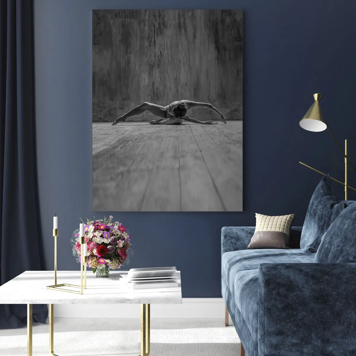 Cuadro sobre vidrio - Impresiones sobre Vidrio - Bailarina en pose en el suelo. - 50x70cm - Simetría encontrada - Decoración de pared moderna para salón y dormitorio ARTTOR