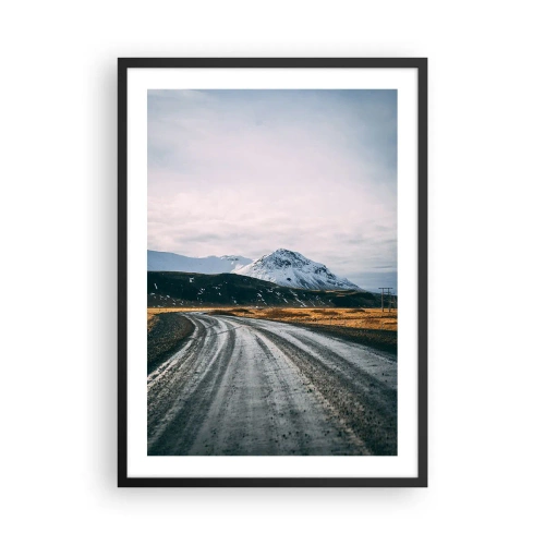 Póster en marco negro - Un camino que conduce hacia las montañas cubiertas de nieve. - 50x70cm - En el ambiente islandés - Decoración de pared moderna para salón y dormitorio ARTTOR