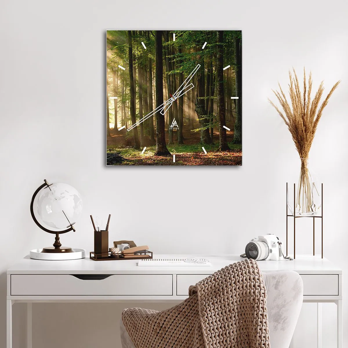 Reloj de pared - Reloj de vidrio - Los rayos del sol penetran a través de los árboles en el bosque. - 30x30cm - Radiante en una mañana de primavera - Decoración de pared moderna para salón y dormitorio ARTTOR