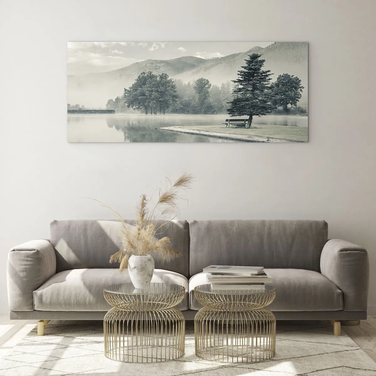 Cuadro sobre vidrio - Impresiones sobre Vidrio - Un pintoresco lago con un banco y niebla al fondo. - 140x50cm - El lago sigue durmiendo - Decoración de pared moderna para salón y dormitorio ARTTOR
