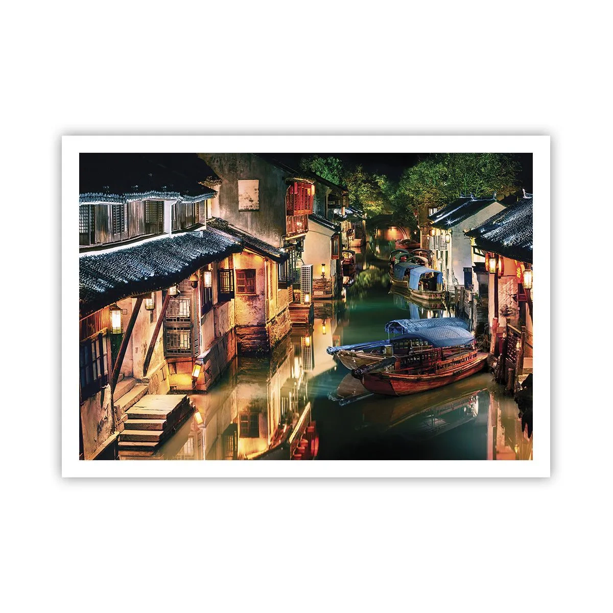 Póster - Vista nocturna de los canales con barcos y casas tradicionales. - 100x70cm - Noche en una calle china - Decoración de pared moderna para salón y dormitorio ARTTOR