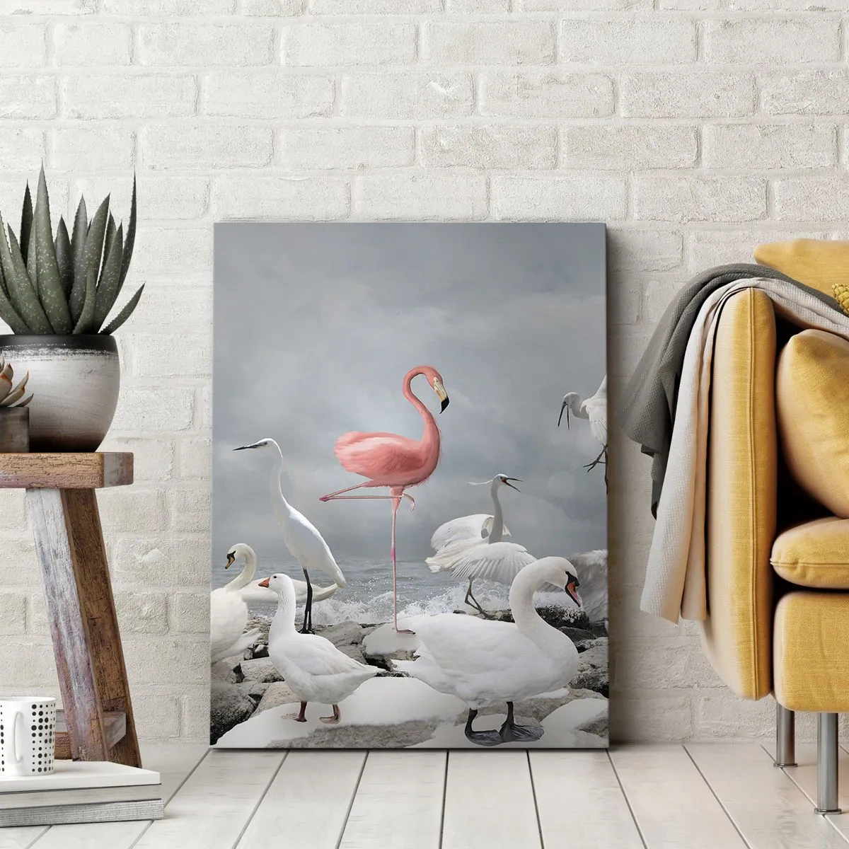 Cuadro sobre lienzo - Impresión de Imagen - Un flamenco rosado entre cisnes blancos con el fondo de un lago. - 50x70cm - ¿De dónde vengo? - Decoración de pared moderna para salón y dormitorio ARTTOR