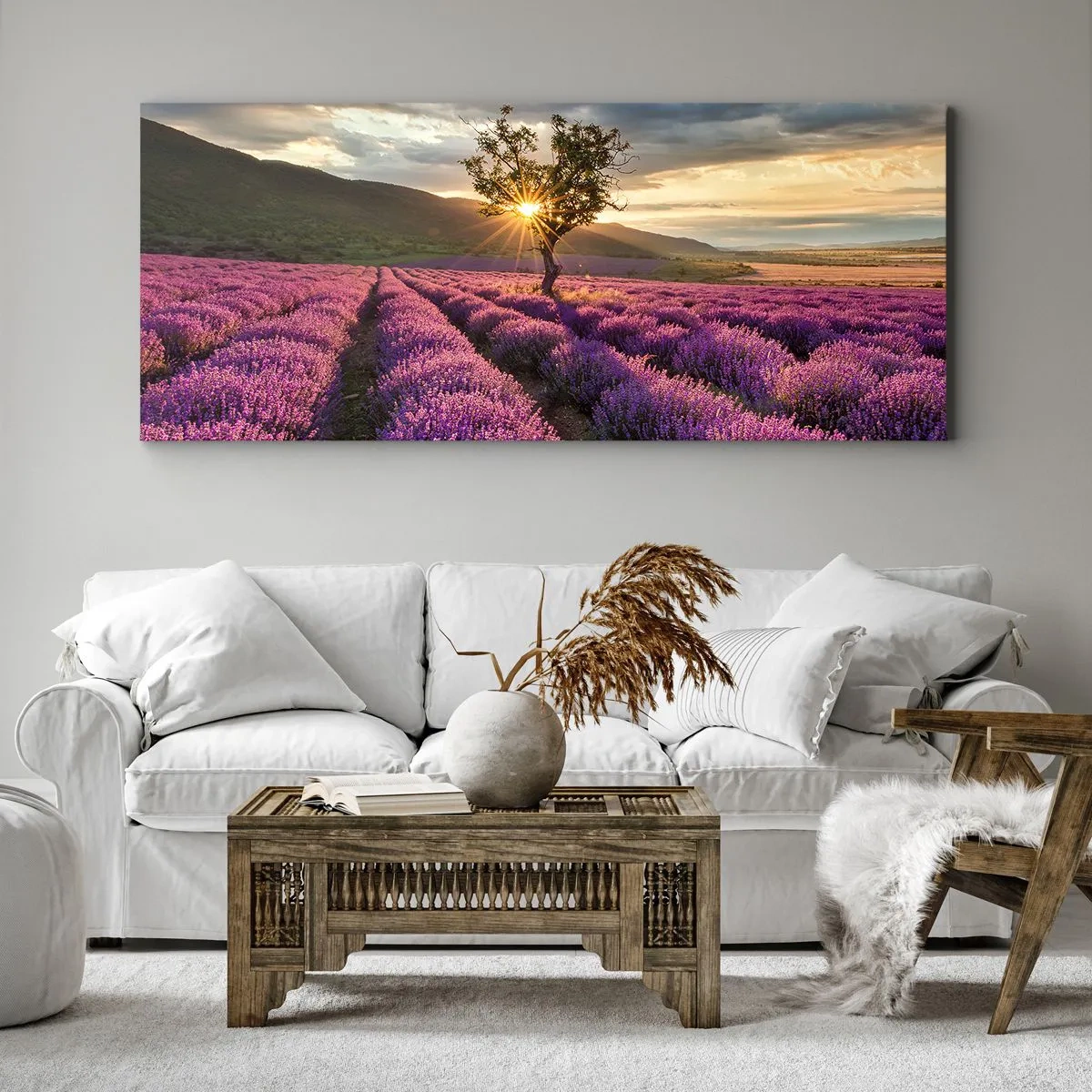 Cuadro sobre lienzo - Impresión de Imagen - Un campo de lavanda con un árbol solitario al atardecer. - 160x50cm - Aroma en lila - Decoración de pared moderna para salón y dormitorio ARTTOR