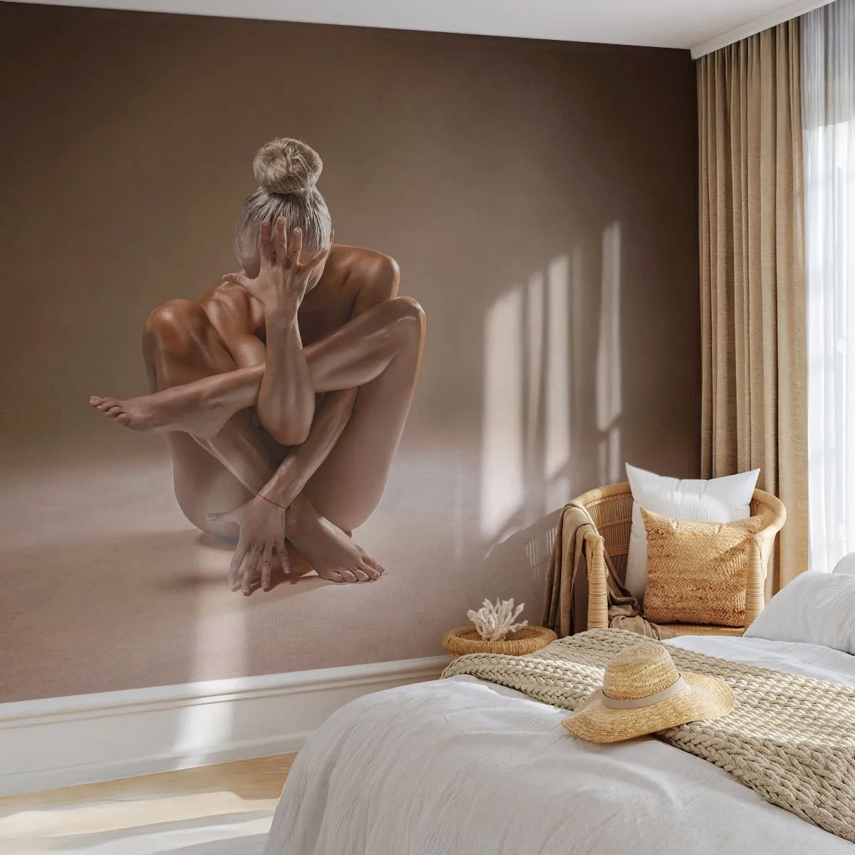Fotomural Premium Sand - Una mujer en pose artística sobre un fondo beige. - 100x70cm - Unidad de cuerpo y espíritu - Decoración de pared moderna para salón y dormitorio ARTTOR