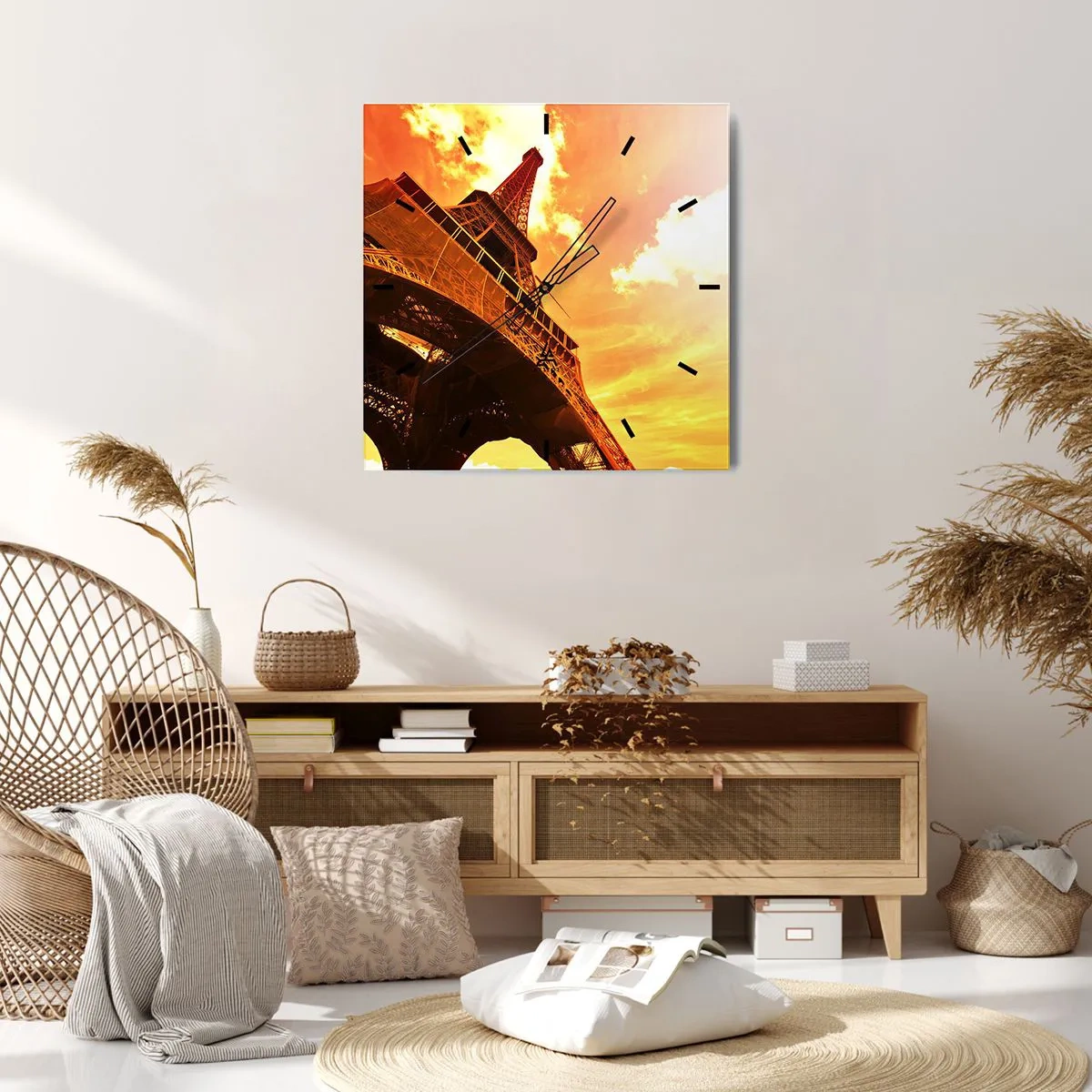 Reloj de pared - Reloj de vidrio - La Torre Eiffel contra un cielo dorado durante la puesta de sol - 30x30cm - Monumental, dorado por el sol - Decoración de pared moderna para salón y dormitorio ARTTOR