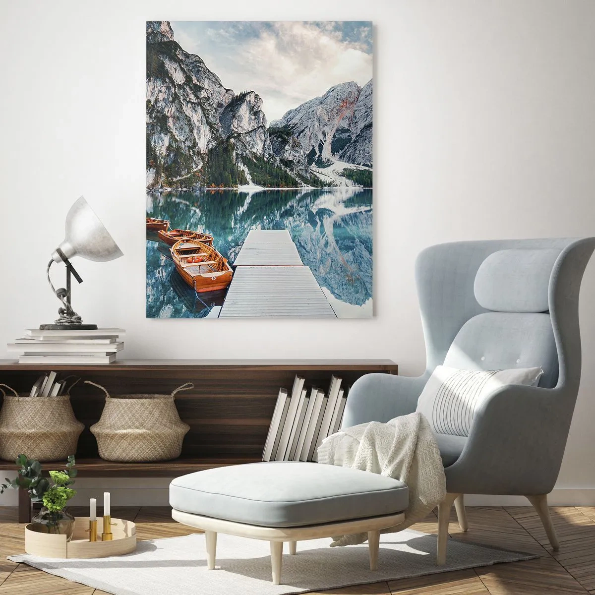 Cuadro sobre vidrio - Impresiones sobre Vidrio - Un lago con barcos rodeado de montañas. - 70x100cm - Te mostraremos la fuente de la belleza - Decoración de pared moderna para salón y dormitorio ARTTOR