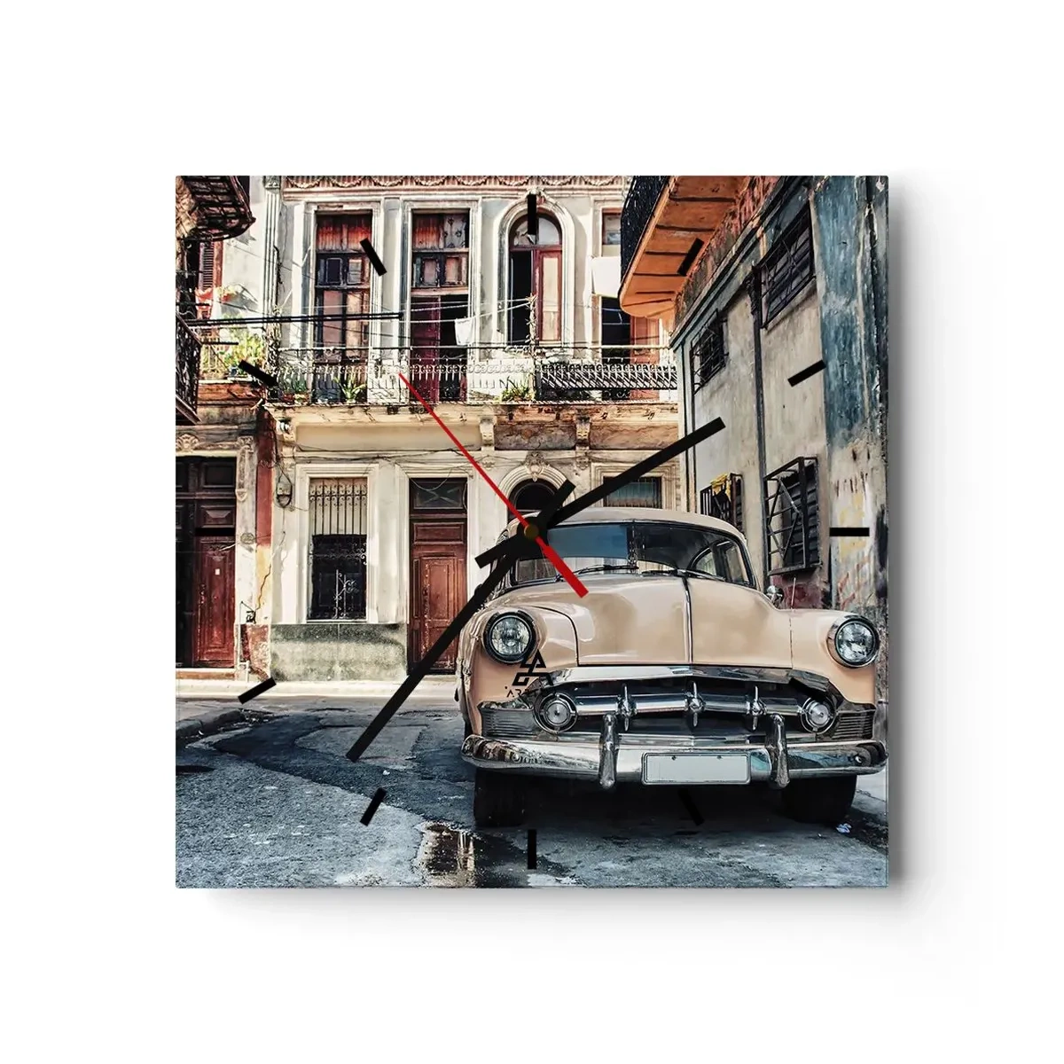 Reloj de pared - Reloj de vidrio - Un coche clásico con la arquitectura urbana como telón de fondo - 30x30cm - Siesta en La Habana - Decoración de pared moderna para salón y dormitorio ARTTOR