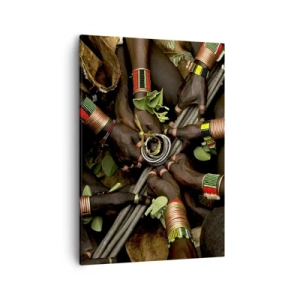 Cuadro sobre lienzo - Impresión de Imagen - Pulseras de mano tradicionales en un grupo de manos. - 50x70cm - Estamos juntos - Decoración de pared moderna para salón y dormitorio ARTTOR