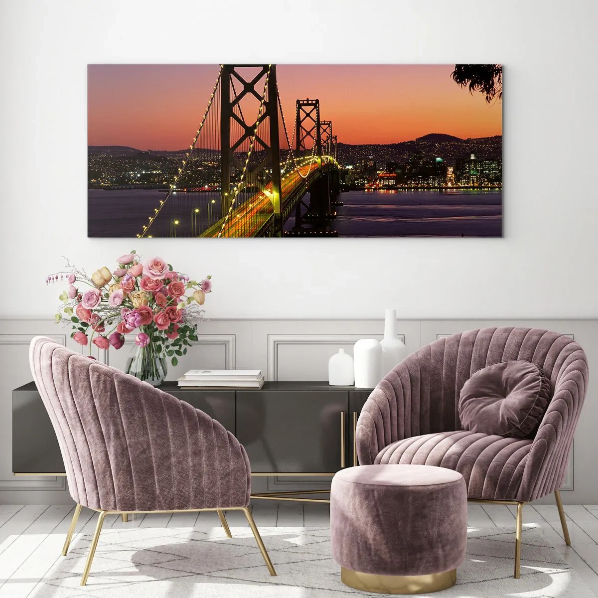 Cuadro sobre vidrio - Impresiones sobre Vidrio - Un puente iluminado por la noche sobre el agua con una vista panorámica de la ciudad. - 120x50cm - Tarde violeta - Decoración de pared moderna para salón y dormitorio ARTTOR