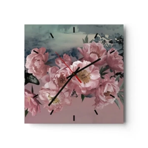 Reloj de pared - Reloj de vidrio - Peonías rosas con una mariposa sobre un fondo pastel. - 30x30cm - La cúspide del romance - Decoración de pared moderna para salón y dormitorio ARTTOR