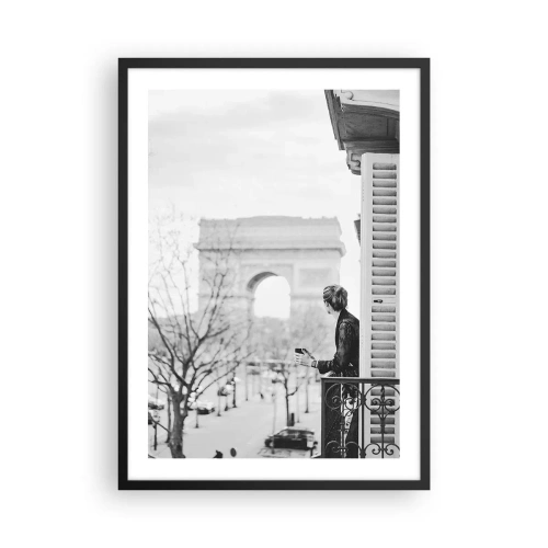 Póster en marco negro - Hombre en un balcón con vistas al Arco del Triunfo - 50x70cm - Una habitación con vistas - Decoración de pared moderna para salón y dormitorio ARTTOR