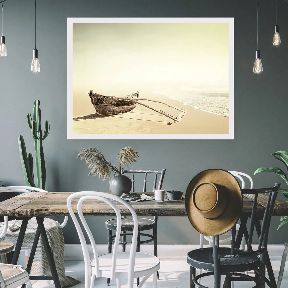 Póster - Viejo barco pesquero en una playa de arena - 100x70cm - Un recuerdo de los mares del sur - Decoración de pared moderna para salón y dormitorio ARTTOR