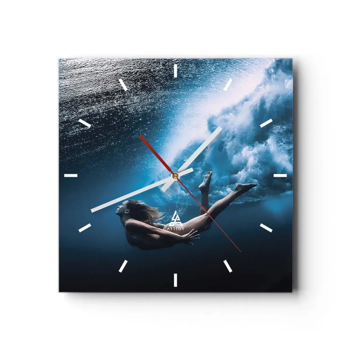 Reloj de pared - Reloj de vidrio - Fotografía submarina con una mujer y burbujas de aire. - 30x30cm - Una sirena contemporánea - Decoración de pared moderna para salón y dormitorio ARTTOR