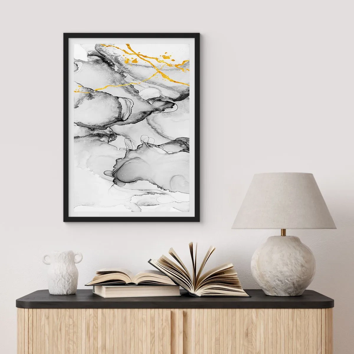 Póster en marco negro - Una composición abstracta en tonos grises con acentos dorados. - 50x70cm - Composición con motivo de oro - Decoración de pared moderna para salón y dormitorio ARTTOR
