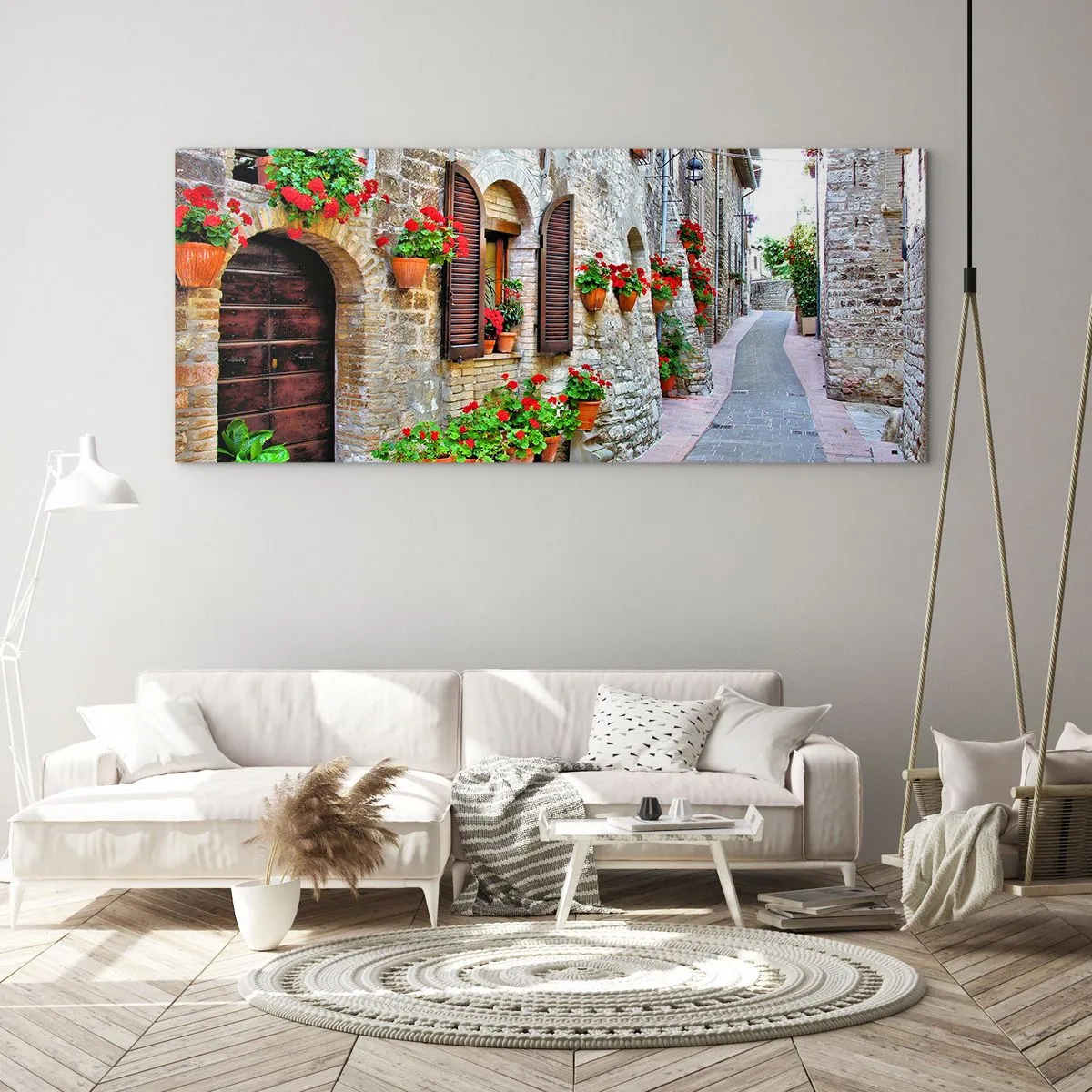 Cuadro sobre vidrio - Impresiones sobre Vidrio - Una calle estrecha con edificios de piedra decorados con macetas. - 120x50cm - Ambiente italiano - Decoración de pared moderna para salón y dormitorio ARTTOR