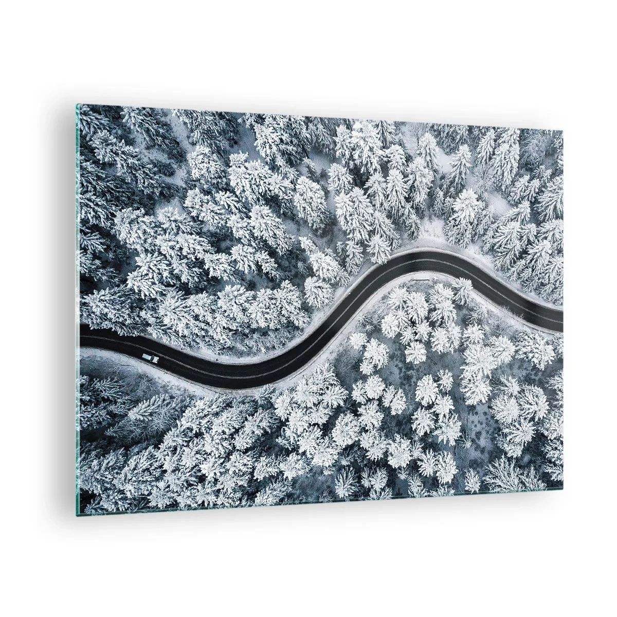 Cuadro sobre vidrio - Impresiones sobre Vidrio - Un camino sinuoso a través de un bosque invernal visto desde un dron. - 70x50cm - A través de un bosque invernal - Decoración de pared moderna para salón y dormitorio ARTTOR