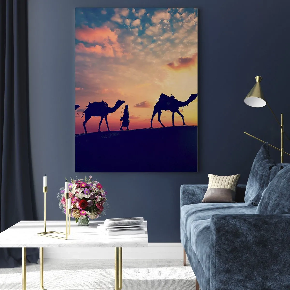 Cuadro sobre vidrio - Impresiones sobre Vidrio - Caravana de camellos en el desierto al atardecer - 50x70cm - El misterioso espíritu de Oriente - Decoración de pared moderna para salón y dormitorio ARTTOR
