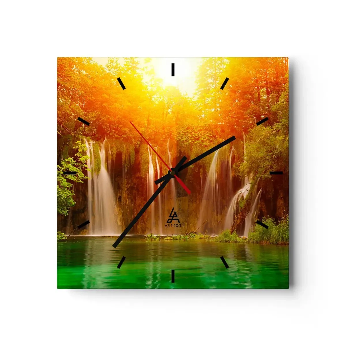Reloj de pared - Reloj de vidrio - Cascadas rodeadas de vegetación bajo el resplandor del sol poniente. - 30x30cm - Sol y sombra - Decoración de pared moderna para salón y dormitorio ARTTOR
