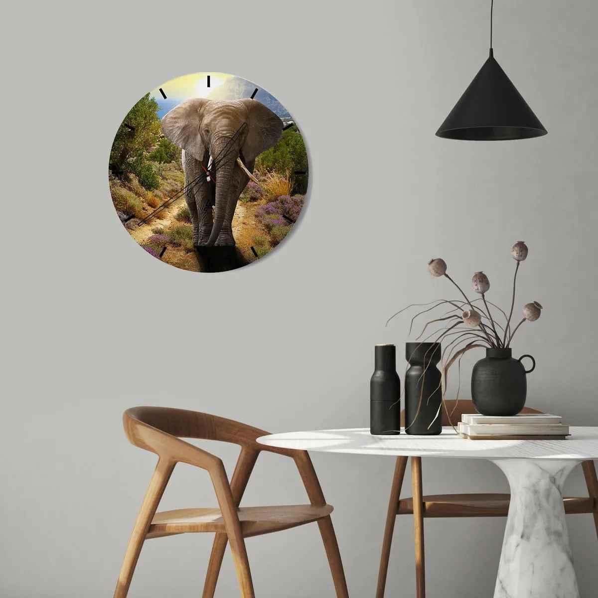 Reloj de pared - Reloj de vidrio - Un elefante en el fondo de la naturaleza en un día soleado. - 30x30cm - Este es el aspecto del Edén - Decoración de pared moderna para salón, cocina y dormitorio ARTTOR