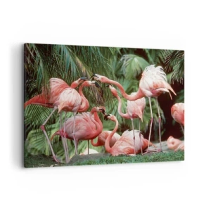 Cuadro sobre lienzo - Impresión de Imagen - Un grupo de flamencos en un entorno tropical rodeado de palmeras. - 100x70cm - Cotilleos de la tarde - Decoración de pared moderna para salón y dormitorio ARTTOR