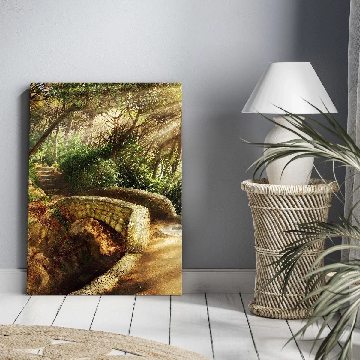 Cuadro sobre lienzo - Impresión de Imagen - Paisaje forestal con rayos de sol y un puente de piedra. - 80x120cm - Directamente desde el puente hacia el bosque de las hadas - Decoración de pared moderna para salón y dormitorio ARTTOR