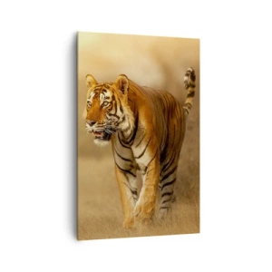 Cuadro sobre lienzo - Impresión de Imagen - Un tigre caminando por la sabana en colores cálidos. - 80x120cm - Antes del ataque - Decoración de pared moderna para salón y dormitorio ARTTOR