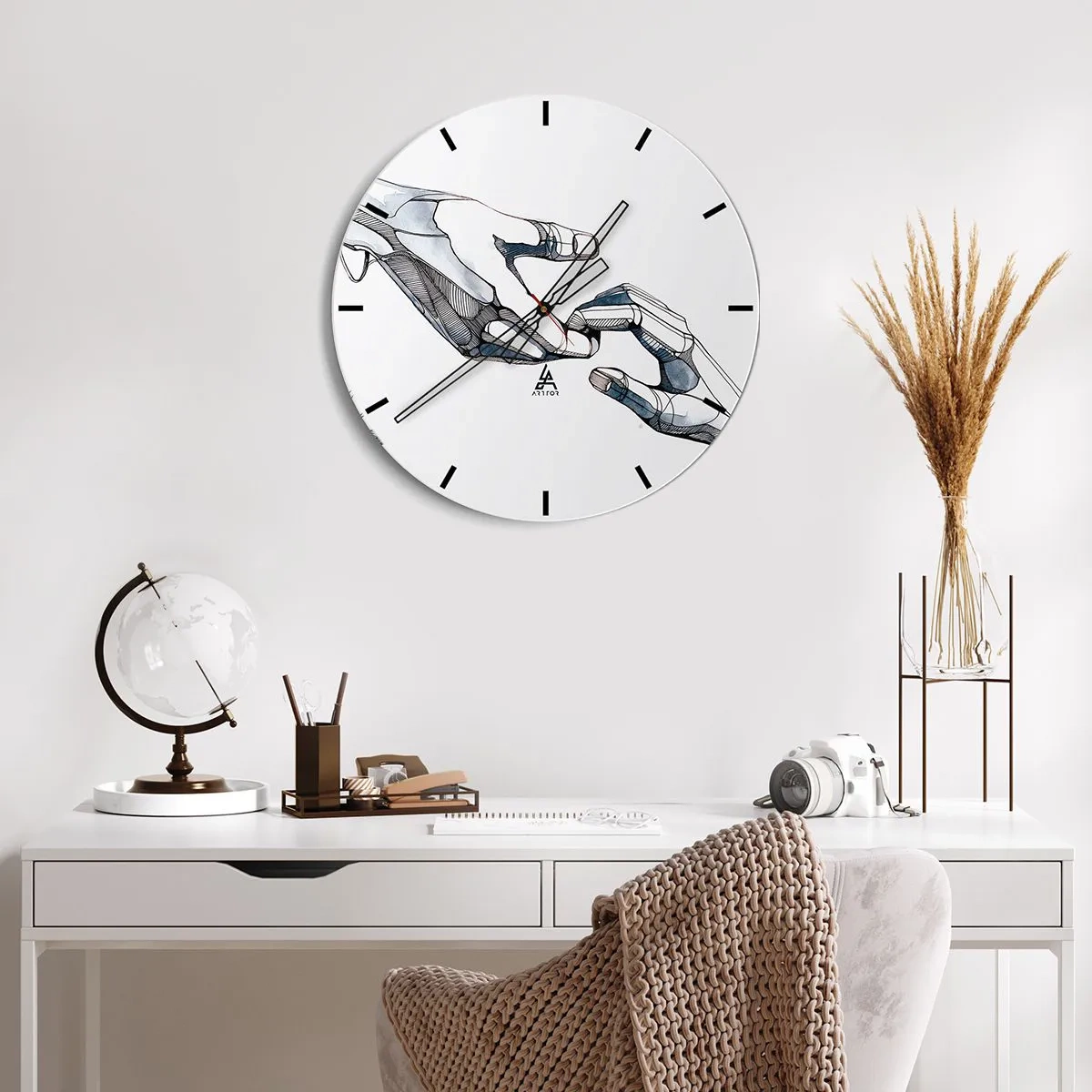 Reloj de pared - Reloj de vidrio - Una fusión simbólica de manos humanas y robóticas. - 30x30cm - Un buen gesto - Decoración de pared moderna para salón, cocina y dormitorio ARTTOR