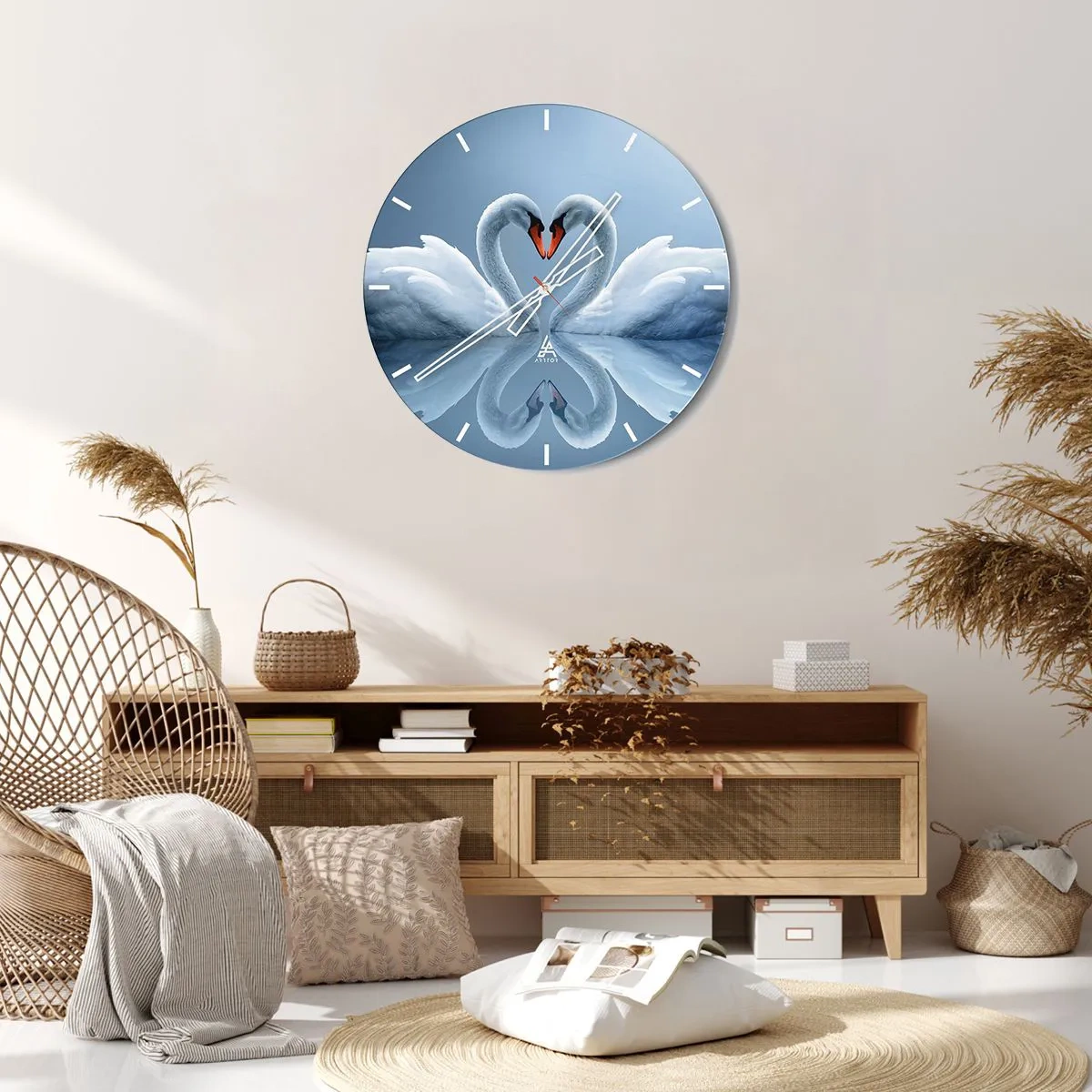Reloj de pared - Reloj de vidrio - Una pareja de cisnes formando un corazón en una superficie de agua tranquila. - 30x30cm - Tiempo de amor - Decoración de pared moderna para salón, cocina y dormitorio ARTTOR