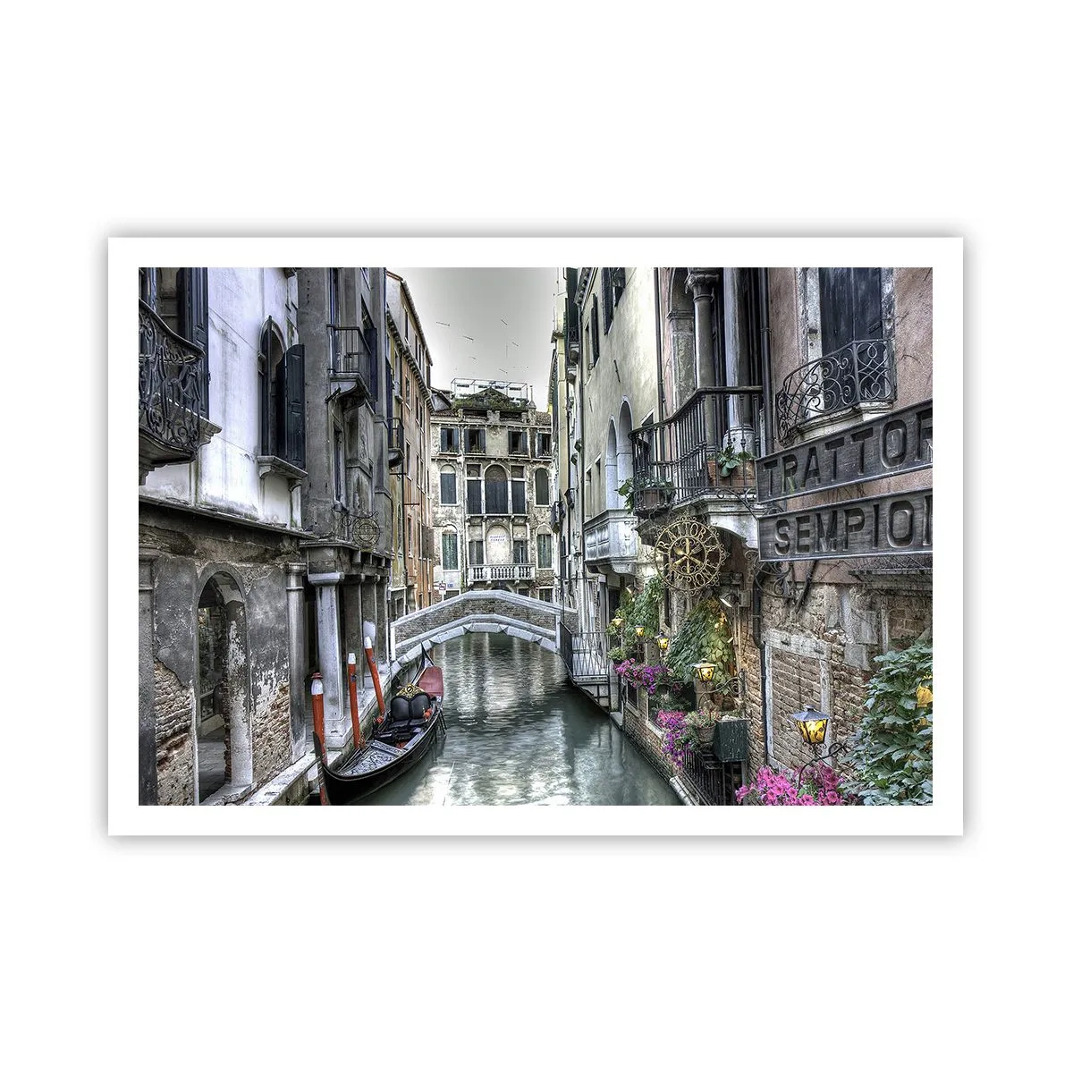 Póster - Canal veneciano con góndola y puente de piedra - 100x70cm - Durante siglos, un sueño - Decoración de pared moderna para salón y dormitorio ARTTOR
