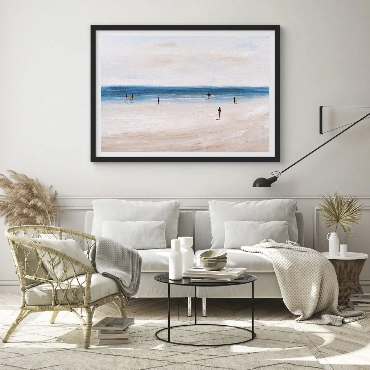 Póster en marco negro - Una playa con gente con el mar en calma como telón de fondo. - 70x50cm - Necesidad natural - Decoración de pared moderna para salón y dormitorio ARTTOR