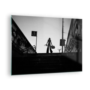 Cuadro sobre vidrio - Impresiones sobre Vidrio - Silueta en blanco y negro de una mujer con el paisaje urbano como telón de fondo - 70x50cm - Paseo urbano - Decoración de pared moderna para salón y dormitorio ARTTOR