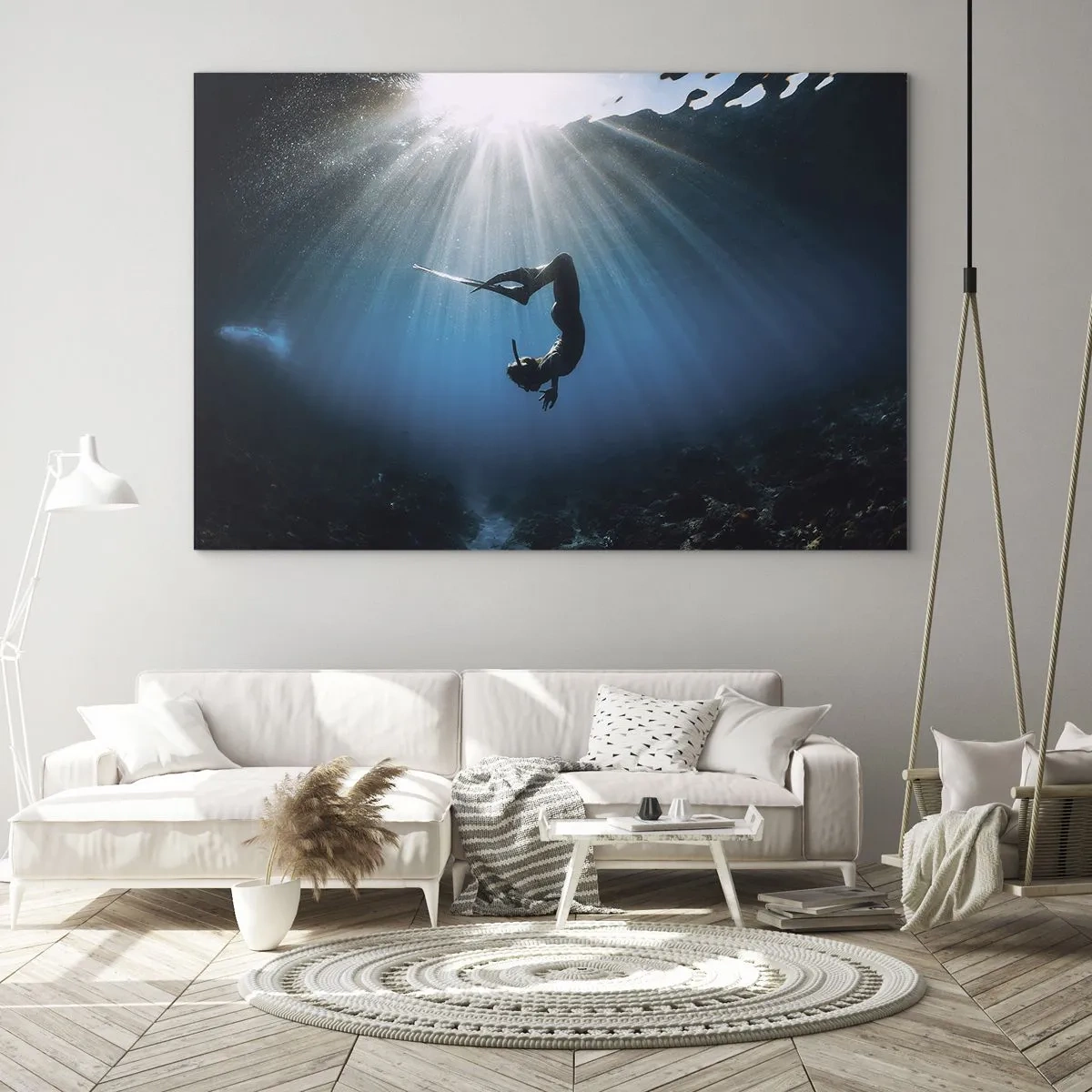 Cuadro sobre vidrio - Impresiones sobre Vidrio - Un buzo moviéndose bajo el agua bajo los rayos de luz. - 100x70cm - Danza subacuática - Decoración de pared moderna para salón y dormitorio ARTTOR