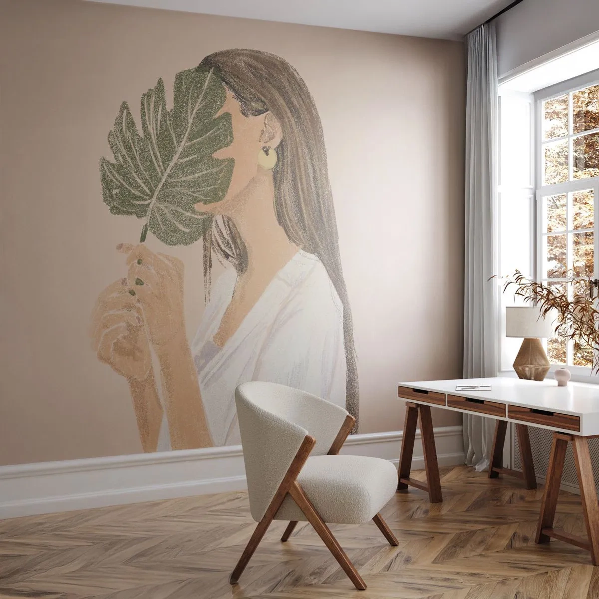 Fotomural Premium Sand - Mujer con una hoja de monstera cubriéndose la cara - 100x70cm - Retrato misterioso con un abanico - Decoración de pared moderna para salón y dormitorio ARTTOR