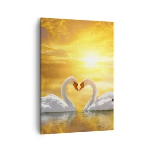 Cuadro sobre lienzo - Impresión de Imagen - Una escena romántica de dos cisnes formando un corazón con el telón de fondo de una puesta de sol dorada. - 50x70cm - Corazón es la palabra más bella del mundo... - Decoración de pared moderna para salón y dormi