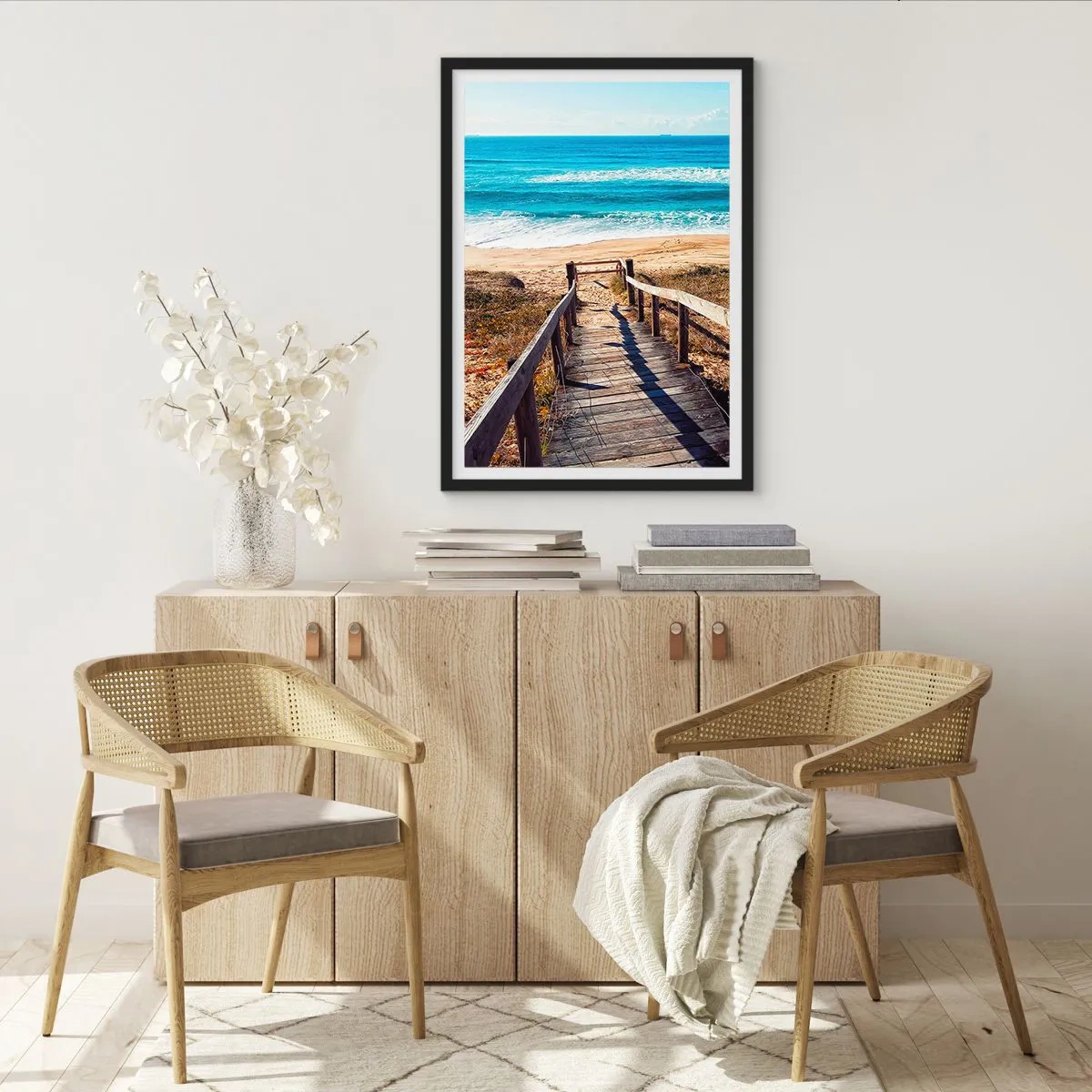 Póster en marco negro - Camino de madera que conduce a la playa con vistas al mar. - 50x70cm - ¡Corre! - Decoración de pared moderna para salón y dormitorio ARTTOR
